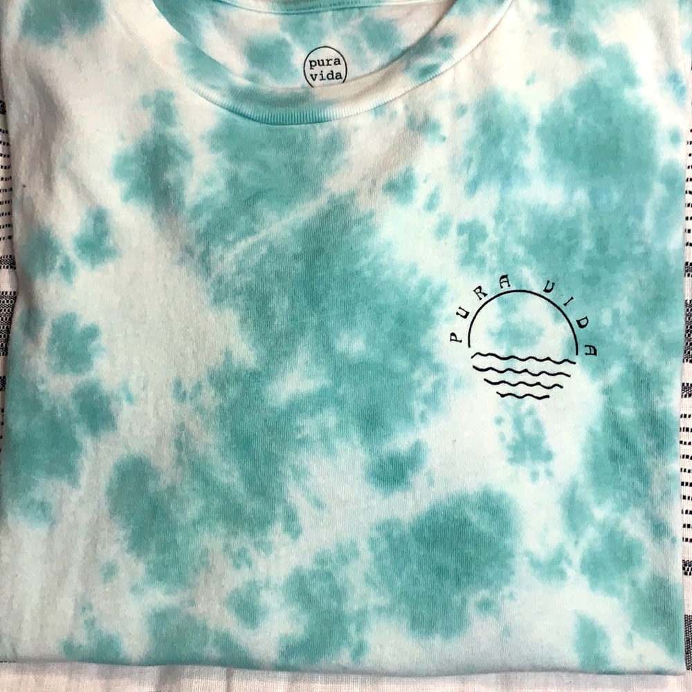 PURA VIDA T-shirt // WORN TWICE //